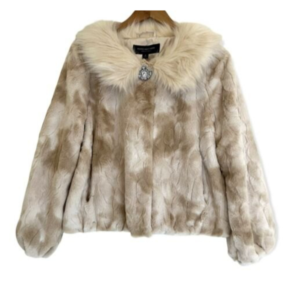 MARC NEW YORK FAUX FUR COAT…!  Size M